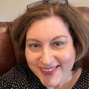 Meet your Posher, Debbie